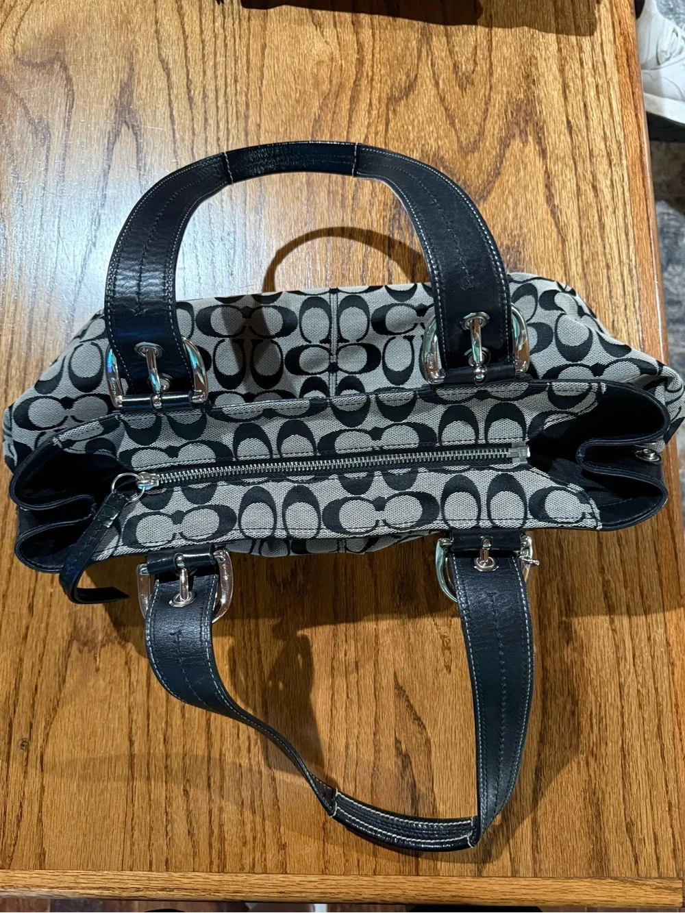 Coach Black and Cream Signature Shoulder Bag - Picture 10 of 10